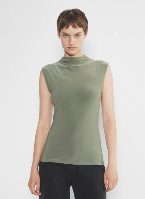 smooth matter™ botanist hip tank Product Image