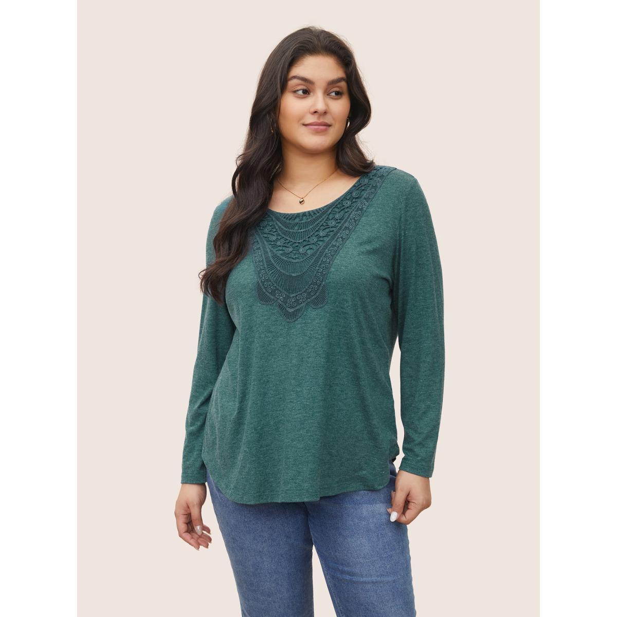 Plus Size Solid Eyelet Lace Curved Hem T-shirt DarkGreen Women Elegant Cut-Out Plain Round Neck Everyday T-shirts BloomChic 18-20/2X Product Image