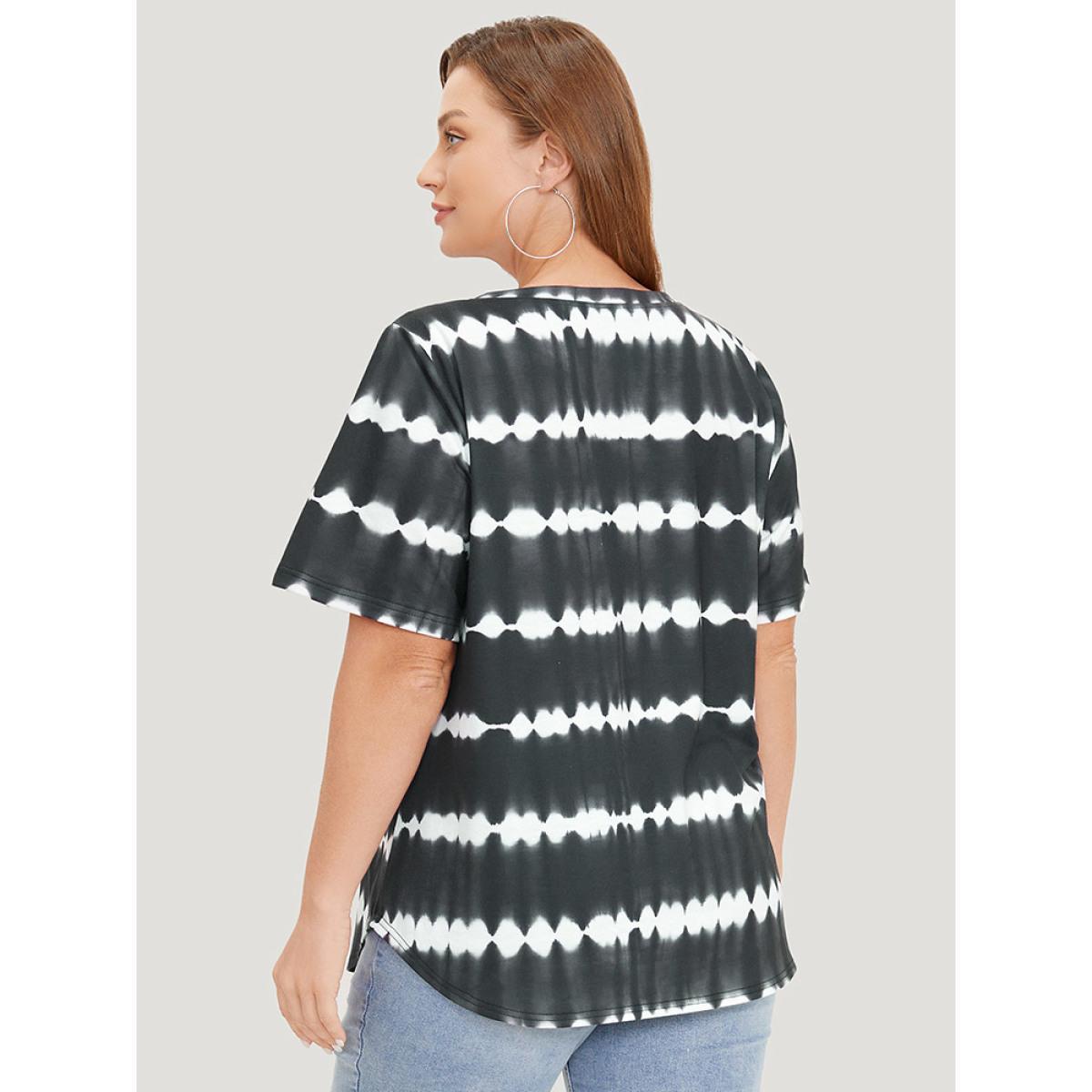 Plus Size Striped Tie Dye Curved Hem T-shirt Black Women Casual Arc Hem Ombre V-neck Dailywear T-shirts BloomChic 12/L Product Image
