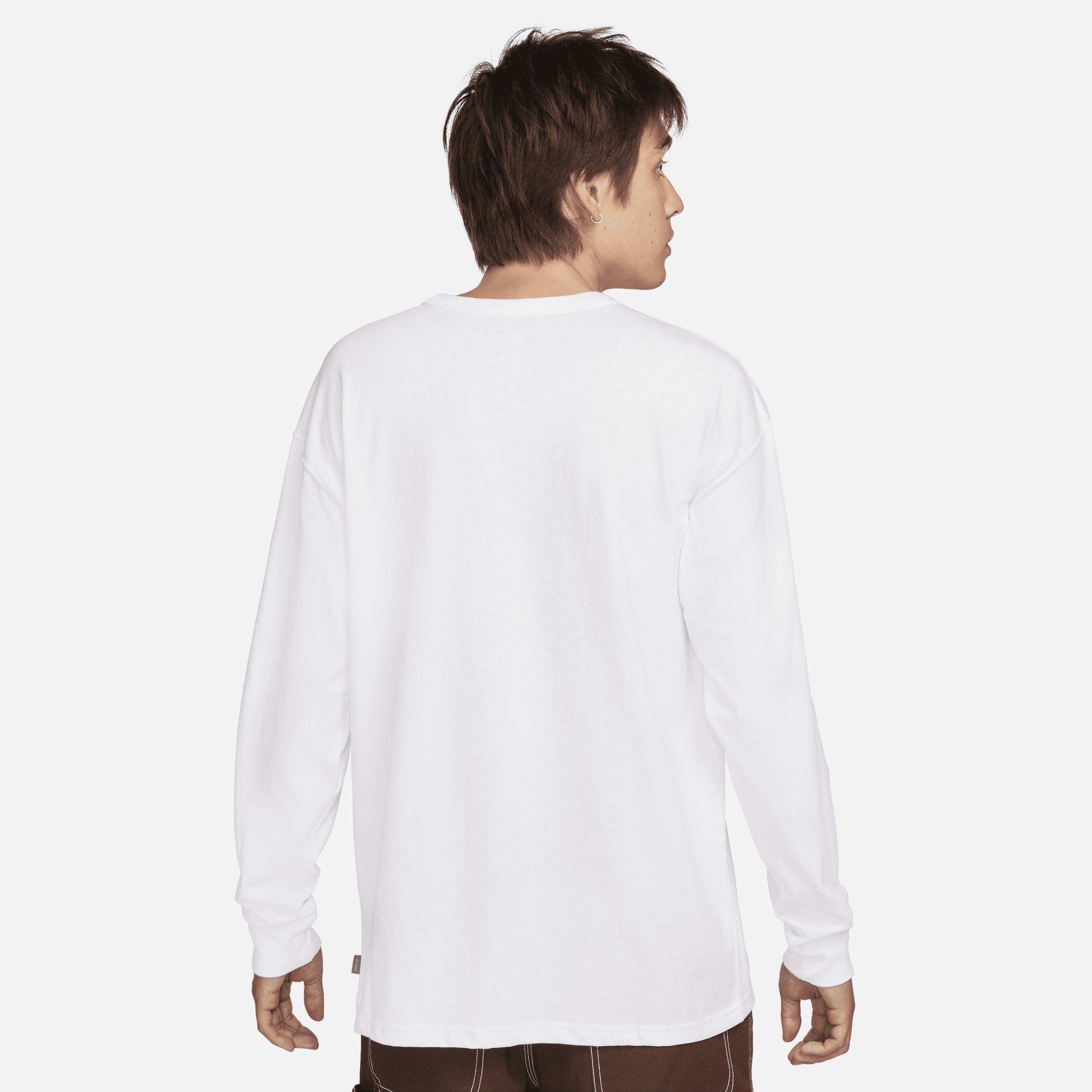 Men's Nike Sportswear Premium Essentials Long-Sleeve Pocket T-Shirt Product Image