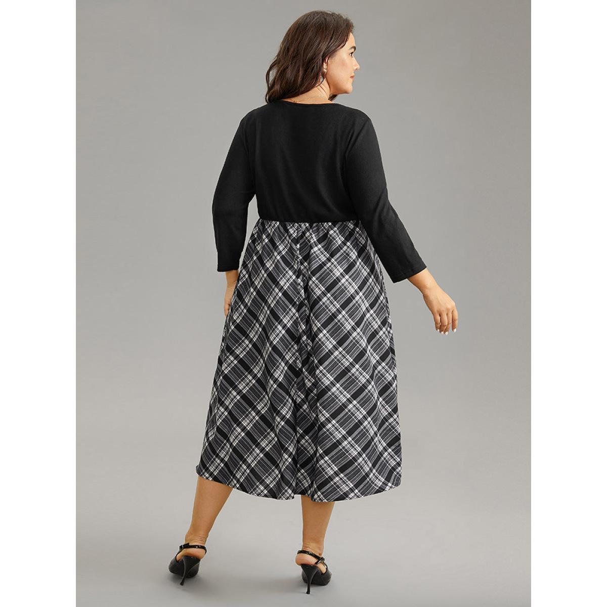 Plus Size Plaid Patchwork Scoop Neck Button Detail Dress Black Women Office Printed Scoop Neck Elbow-length sleeve Curvy Midi Dress BloomChic 30/6X Product Image