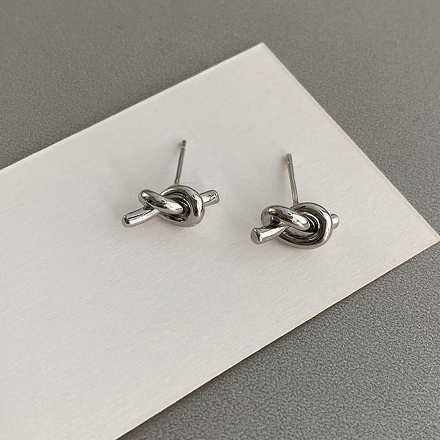 Knot Stud Earring Product Image