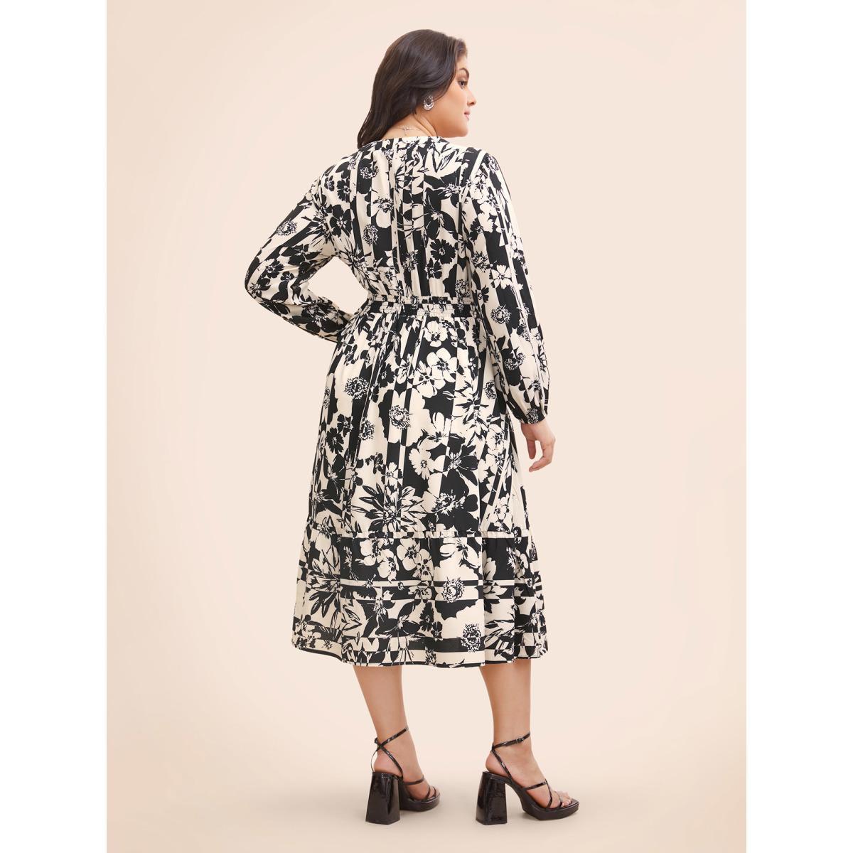 Plus Size Silhouette Floral Print Tie Knot Gathered Dress WhiteSmoke Women Elegant Tie knot V-neck Long Sleeve Curvy BloomChic 14-16/1X Product Image