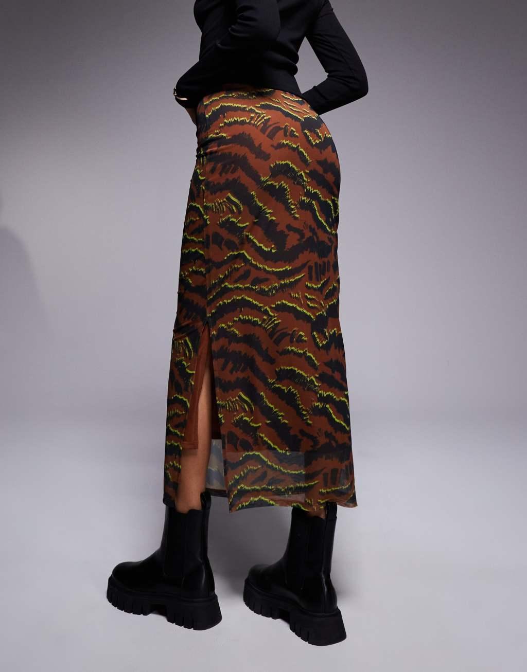 HUGO Red nataris maxi skirt in tiger print Product Image