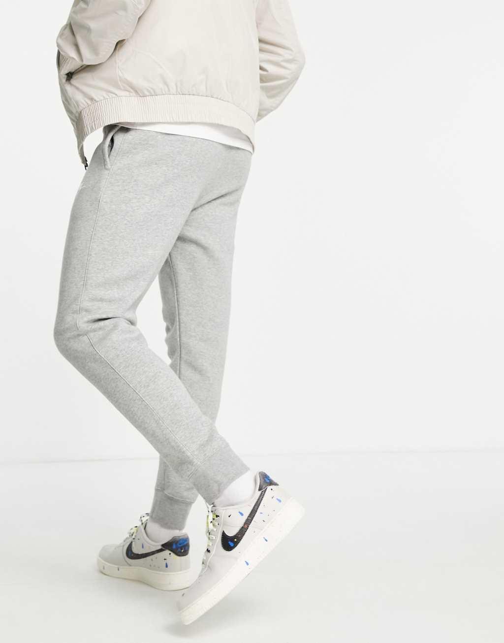 Nike Club cuffed sweatpants in gray heather Product Image