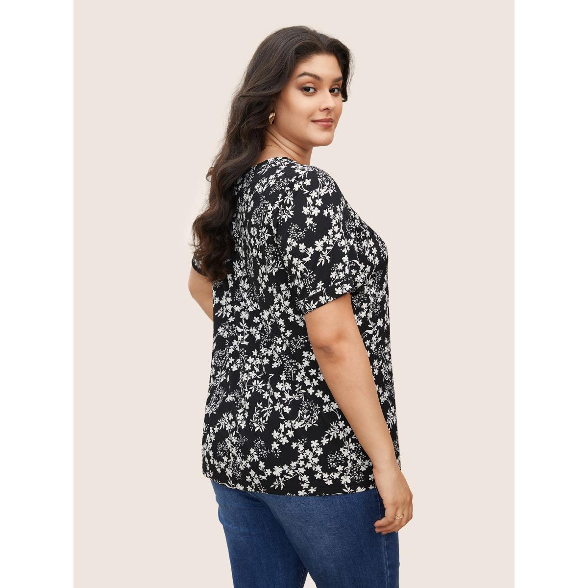 Plus Size Floral Print Round Neck T-shirt Black Women Elegant Round Neck Everyday T-shirts BloomChic 14-16/1X Product Image