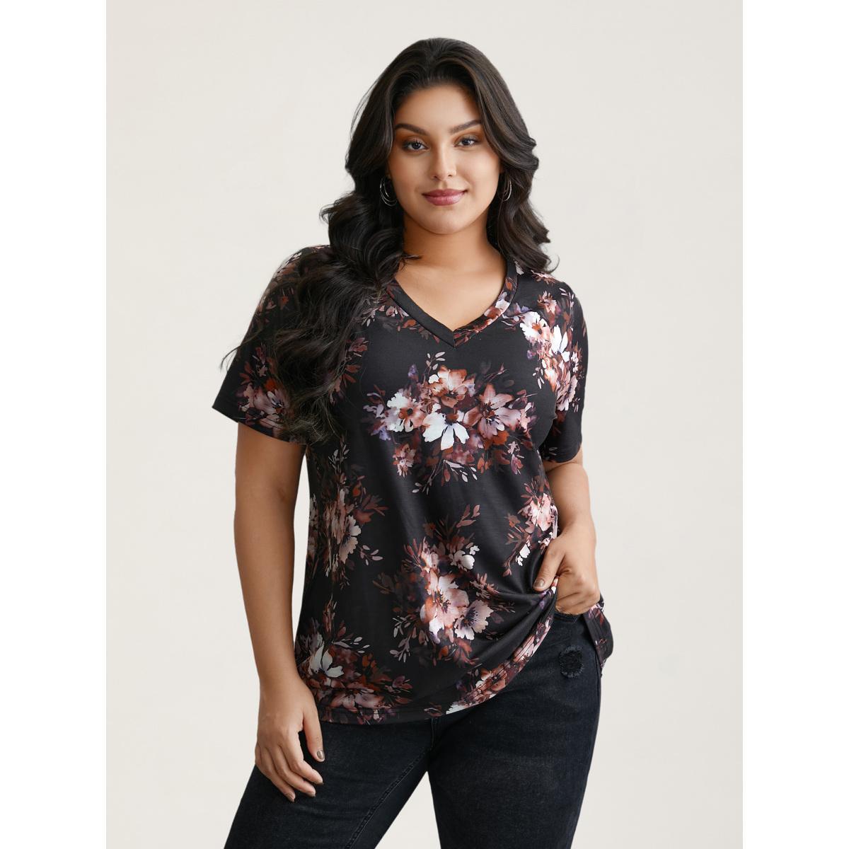 Plus Size Floral Print V Neck Stretchy T-shirt Black Women Elegant Non Natural Flowers V-neck Everyday T-shirts BloomChic 12/L Product Image