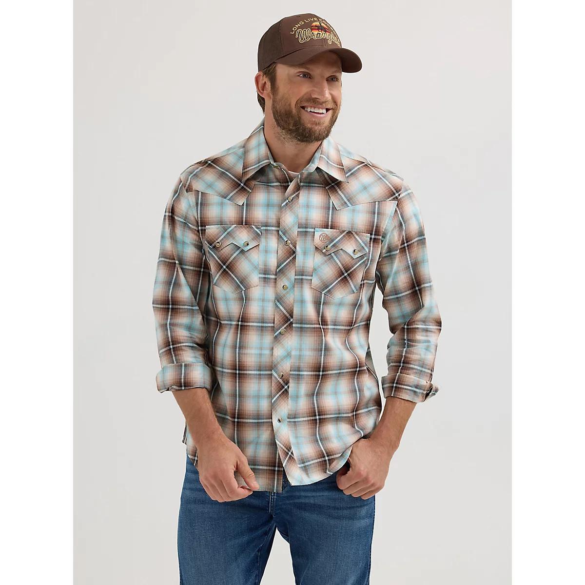Men's Wrangler Retro® Long Sleeve Sawtooth Snap Pocket Western Shirt in Cherry Product Image
