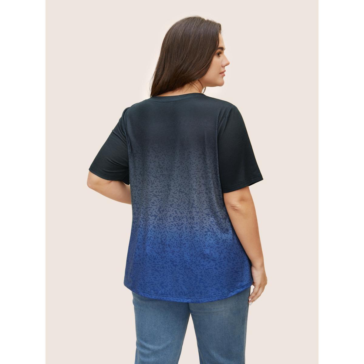 Plus Size Ombre Contrast Patched Pocket T-shirt Black Women Casual Non Ombre V-neck Everyday T-shirts BloomChic 22-24/3X Product Image