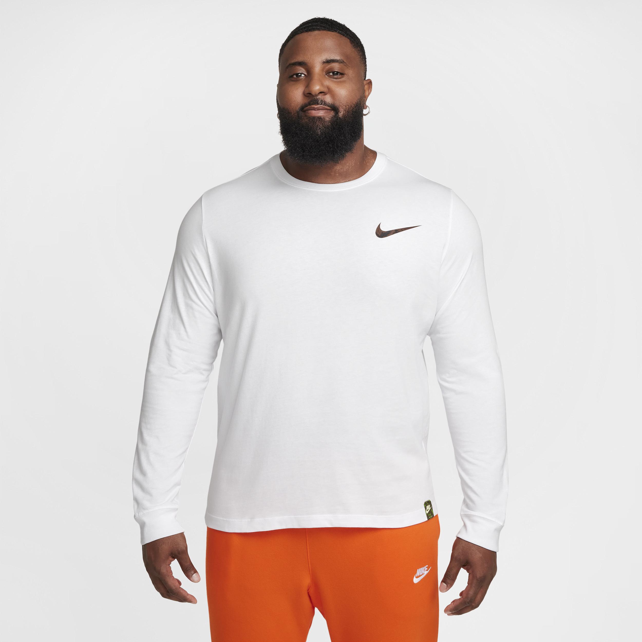 Men's Nike Sportswear Club Long-Sleeve T-Shirt Product Image
