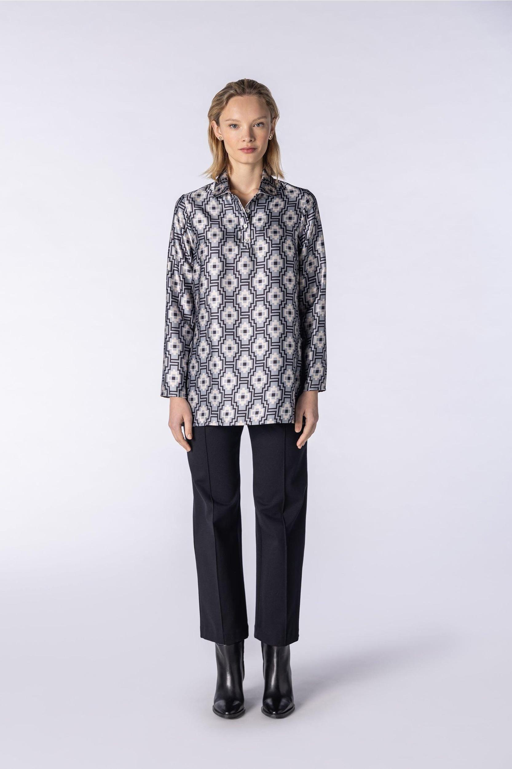 4745 Long Sleeve Blouse Product Image
