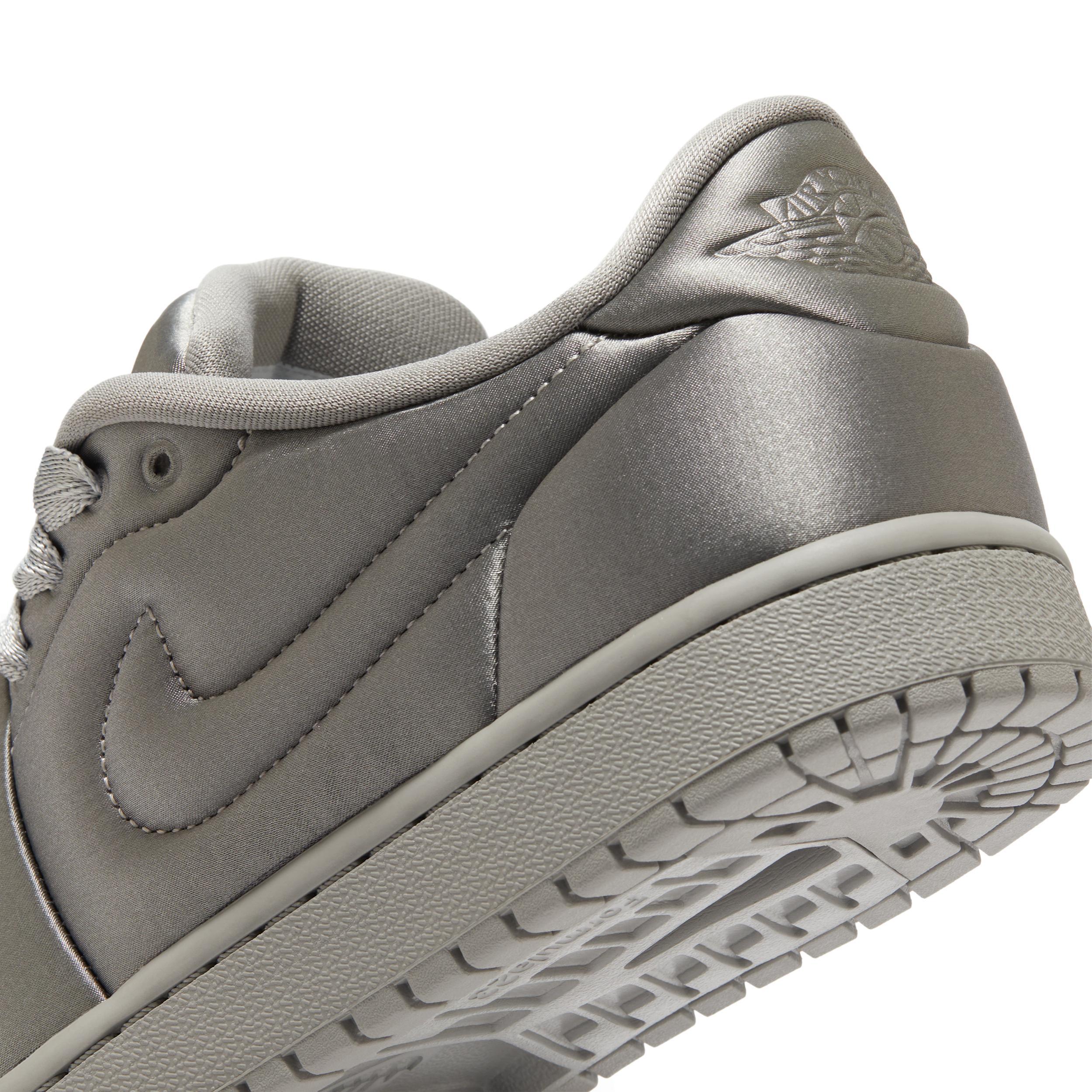 Women's Air Jordan 1 Low Method of Make Shoes Product Image