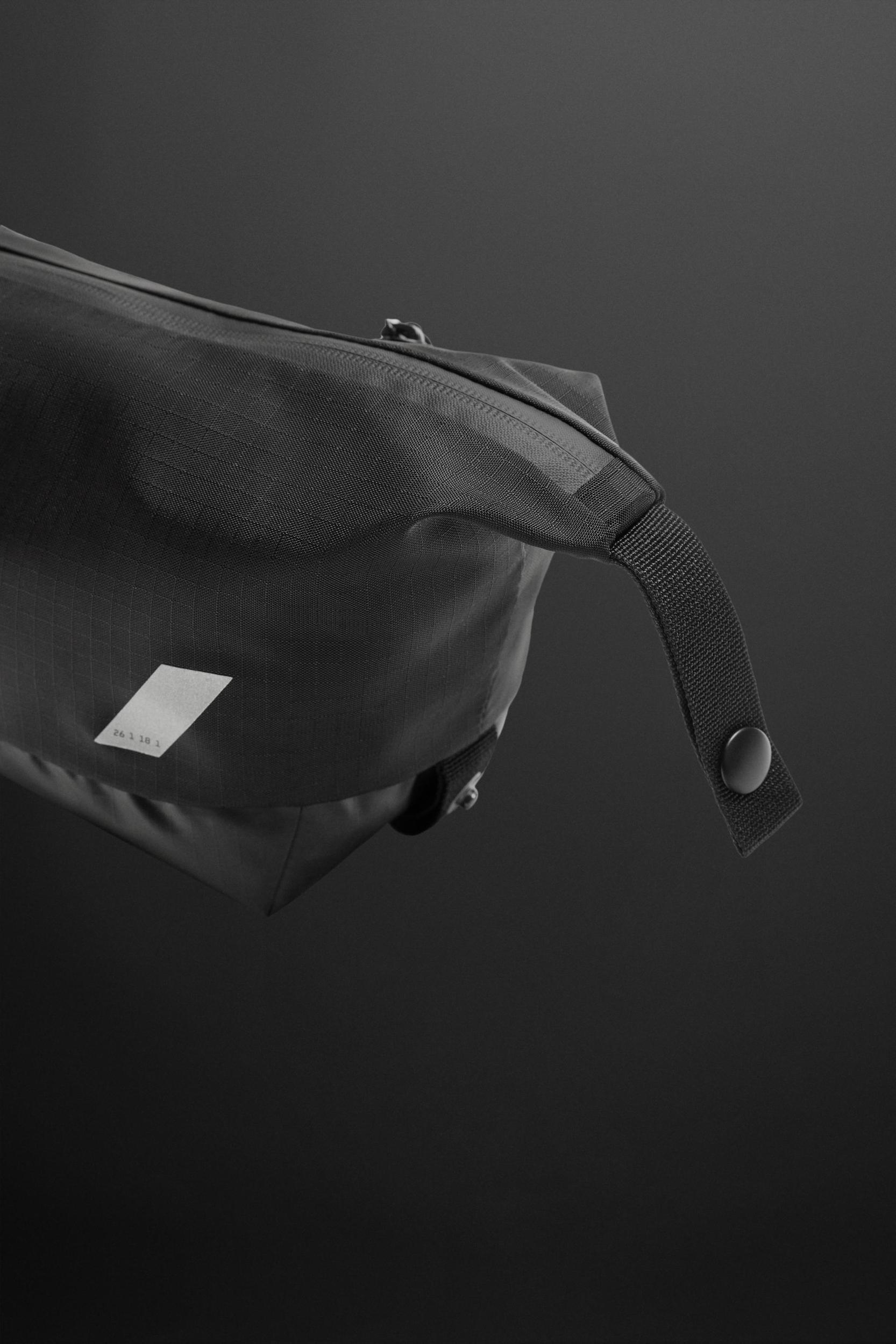 TECHNICAL SPORTS TOILETRY BAG Product Image