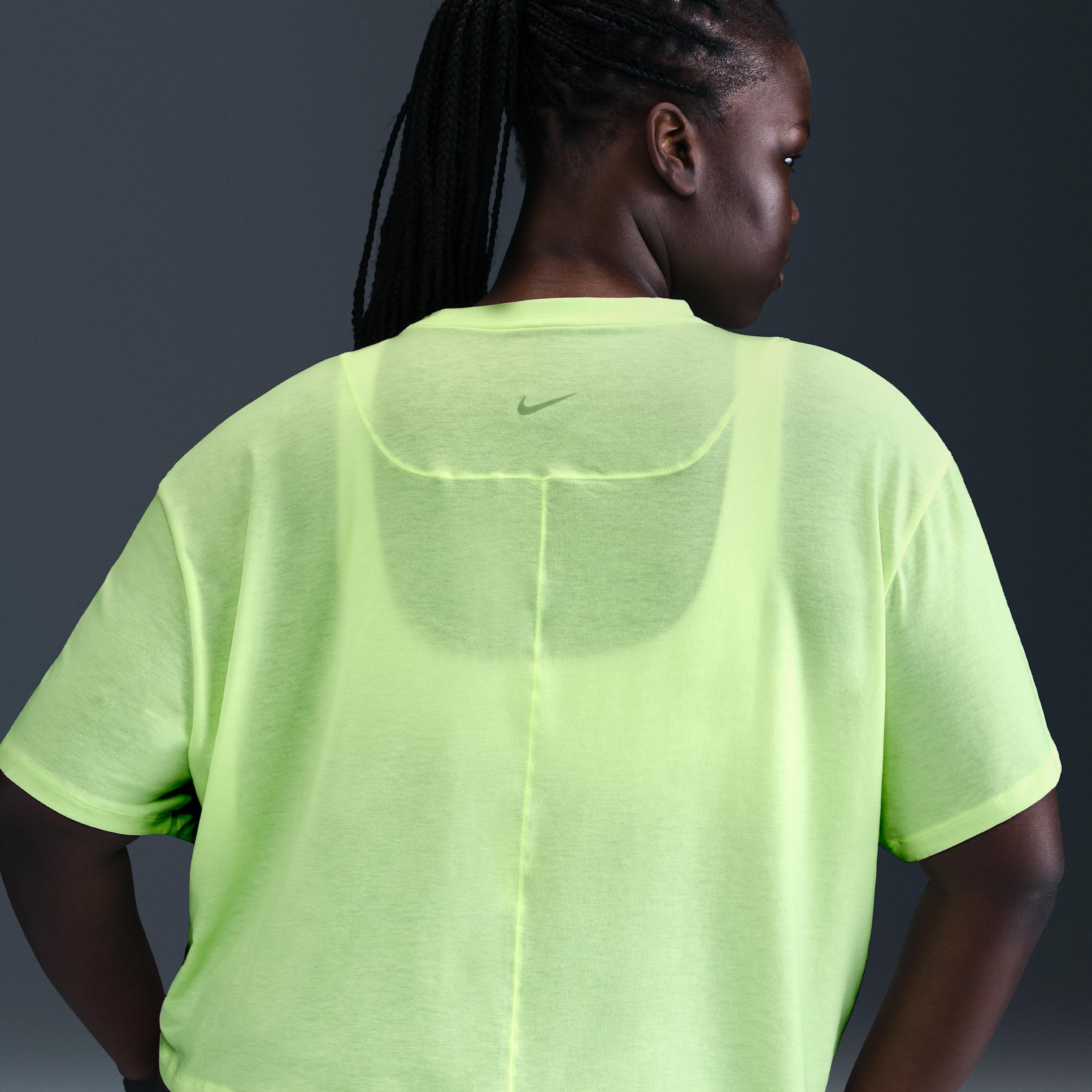 Nike One Relaxed Women's Dri-FIT Cropped Short-Sleeve Top (Plus Size) Product Image