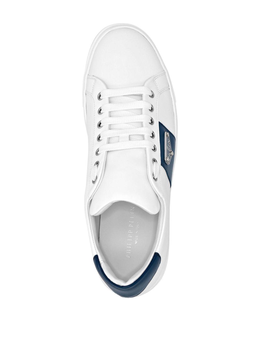 logo-plaque leather sneakers Product Image