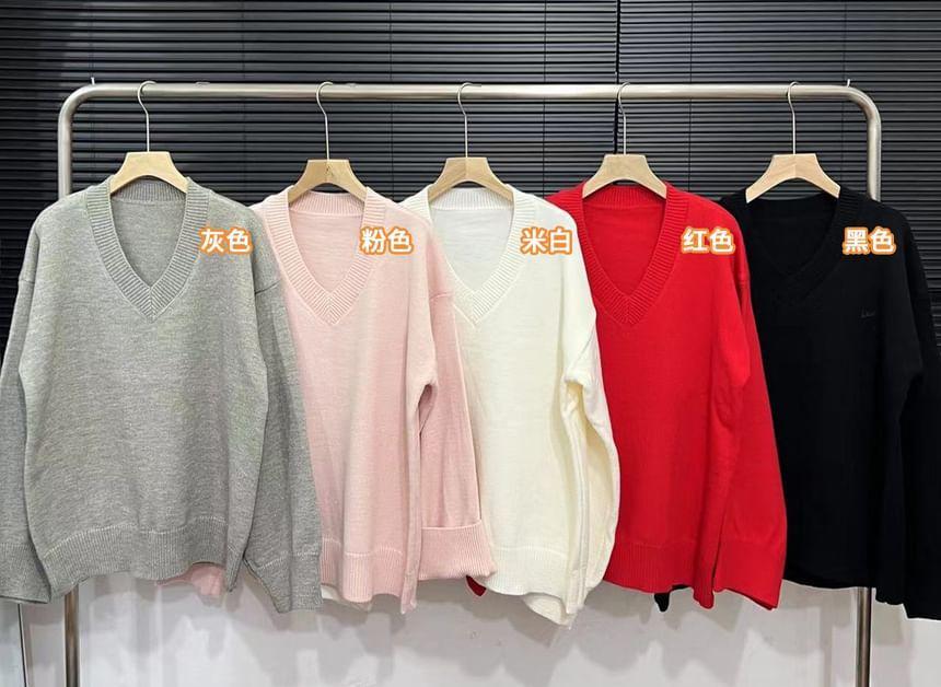 Long-Sleeve V-Neck Plain Sweater Product Image