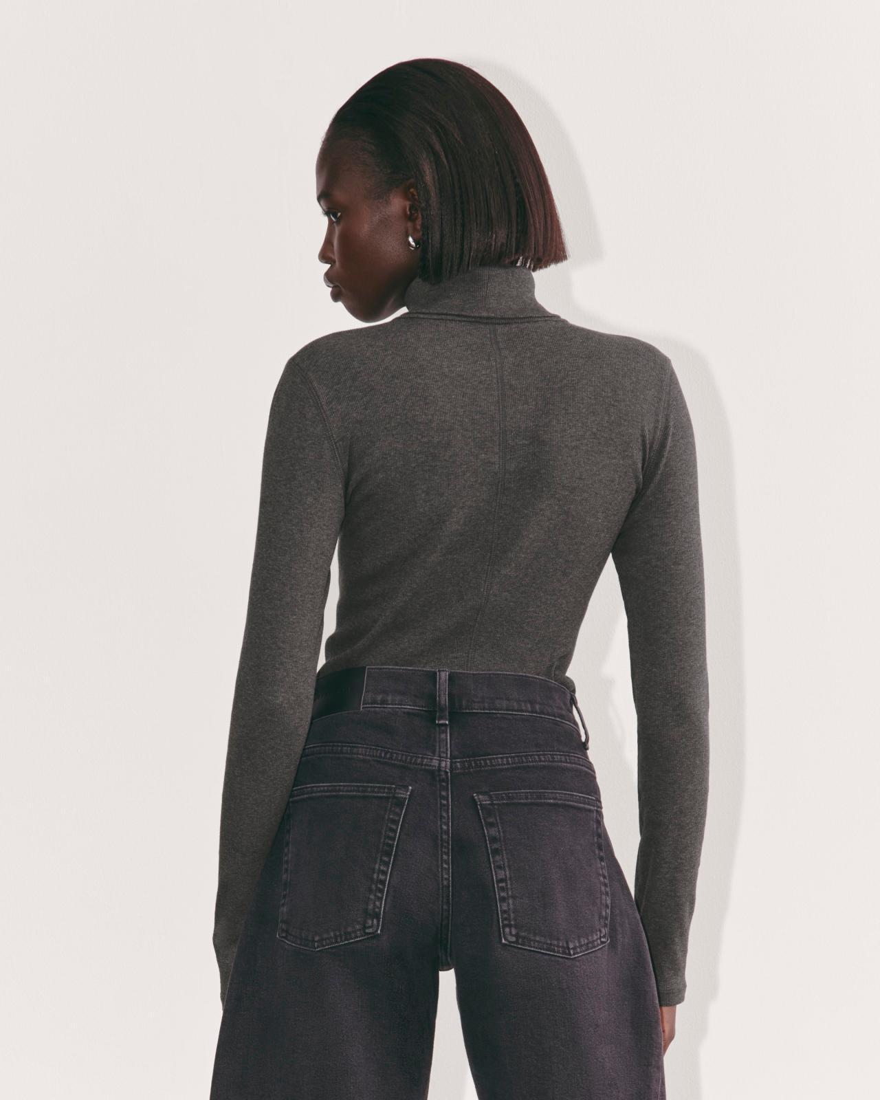 The Luxe Rib Turtleneck Product Image