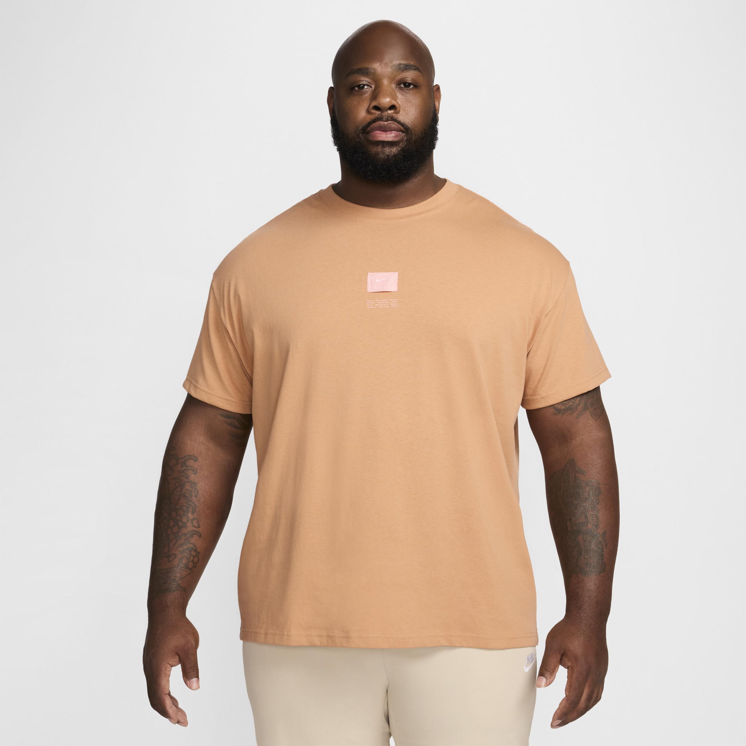 Nike Sportswear Men's Max90 T-Shirt Product Image