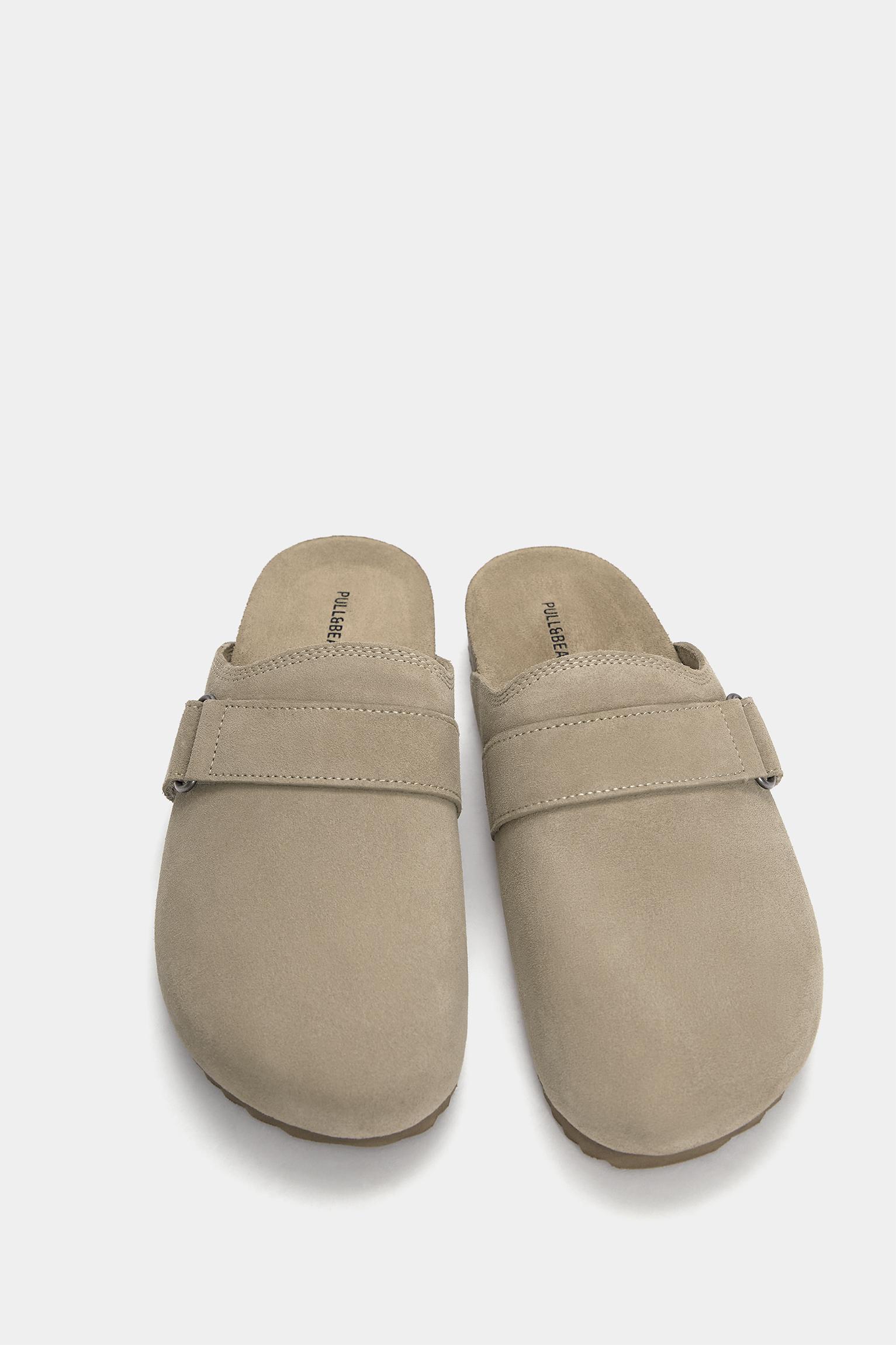 Leather clogs Product Image