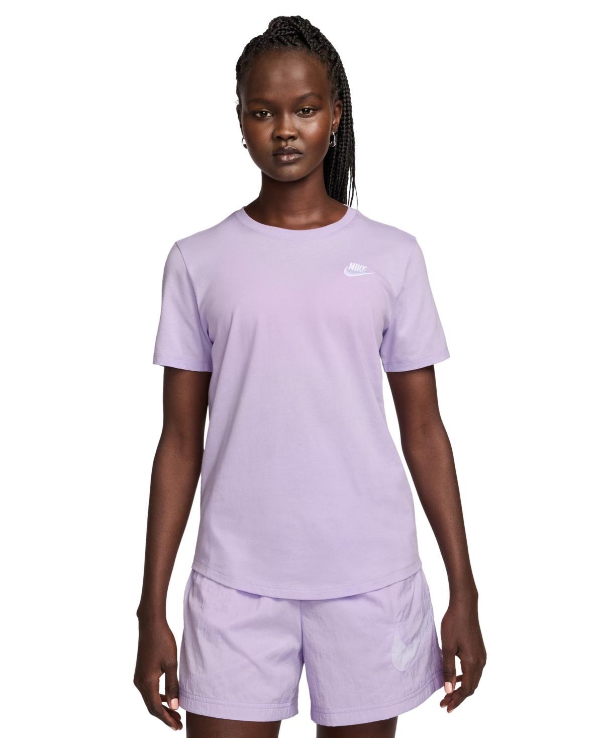 Women's Nike Sportswear Club Essentials Tee, Size: XS, Black Product Image