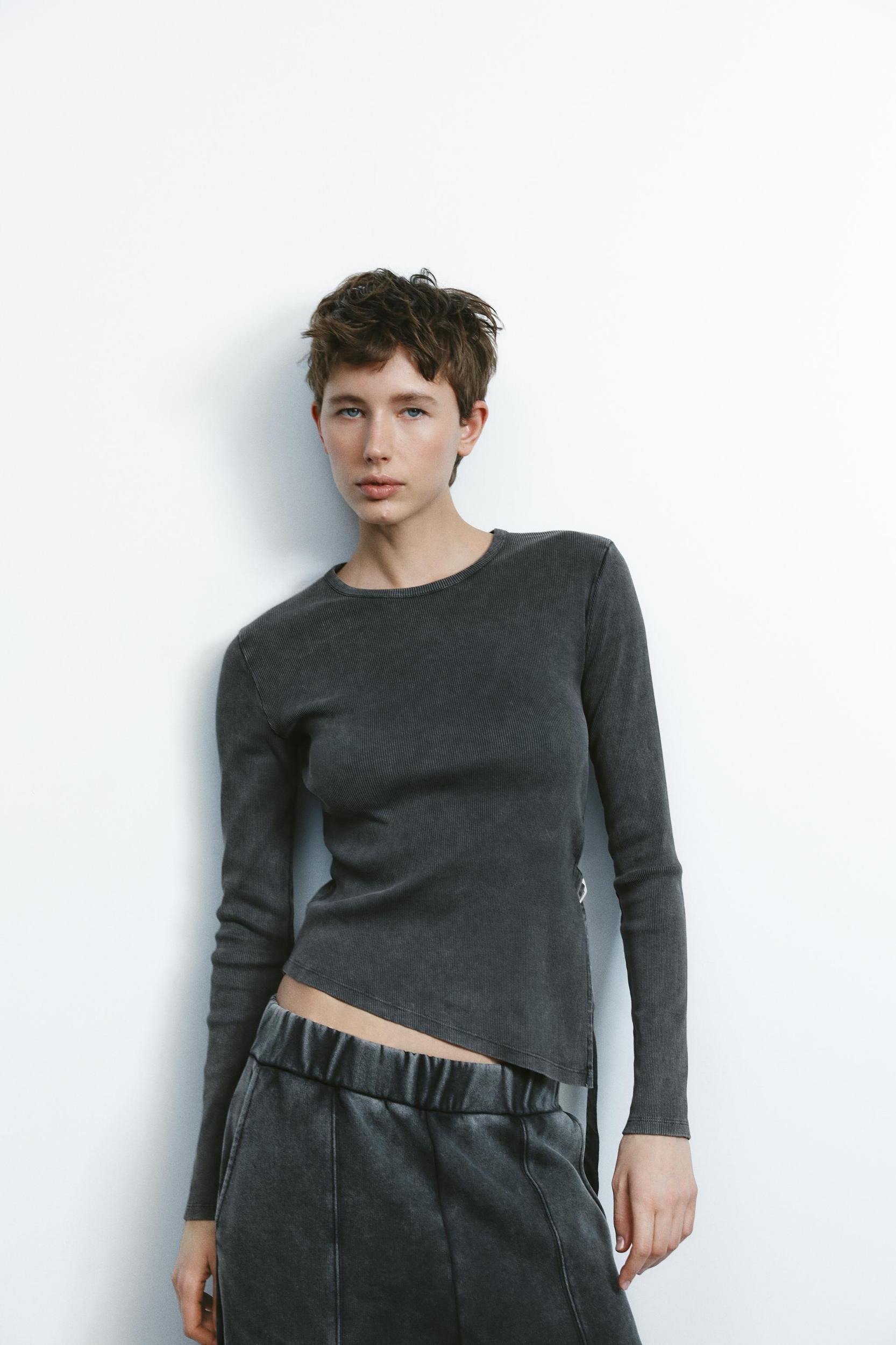 RIBBED BELT T-SHIRT Product Image