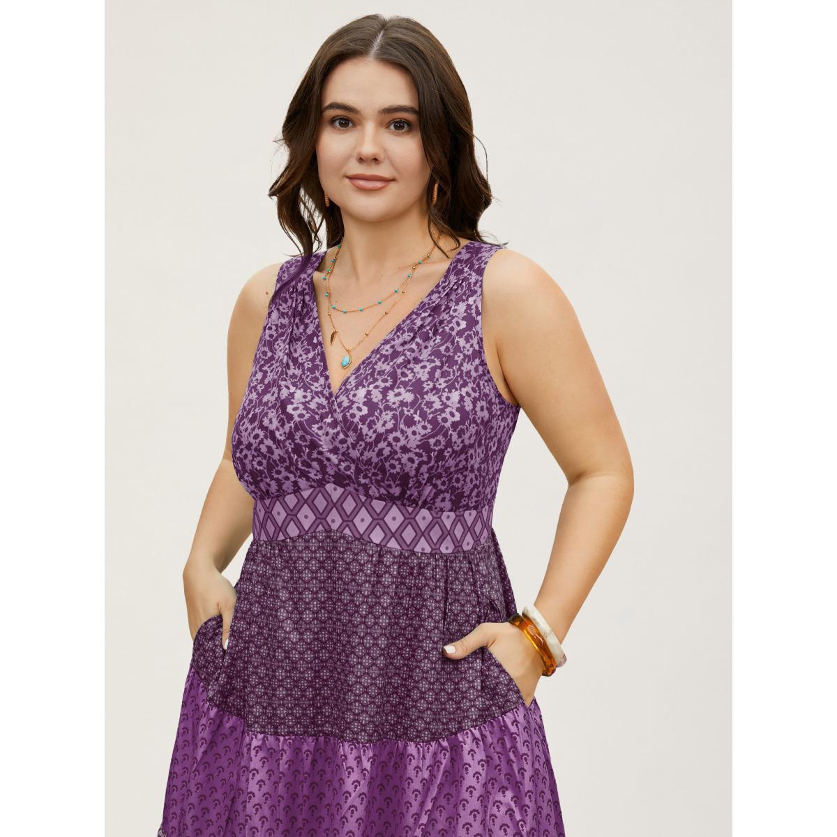 Plus Size Bandana Patchwork Floral Sleeveless Dress Mauve Women Resort Pleated V-neck Sleeveless Curvy BloomChic 12/L Product Image