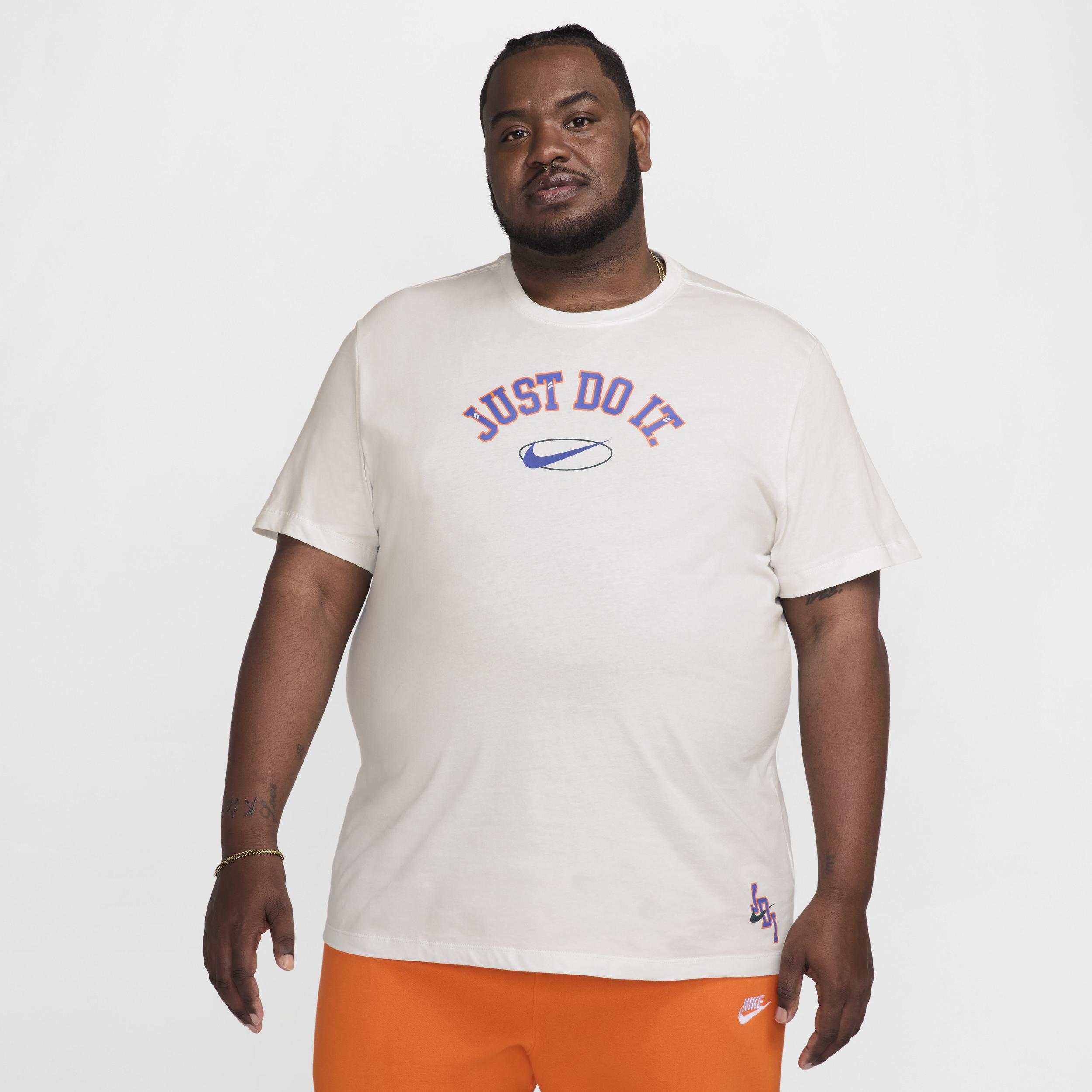 Nike Sportswear Men's T-Shirt Product Image