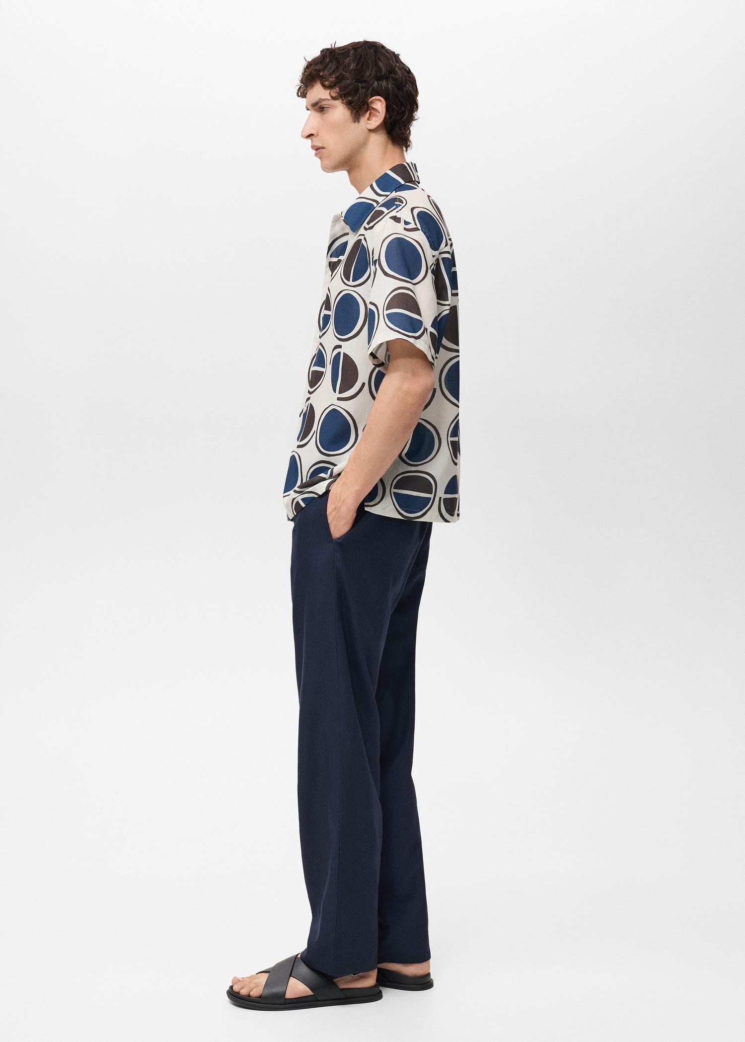 Printed short-sleeved shirt - Men | MANGO USA Product Image