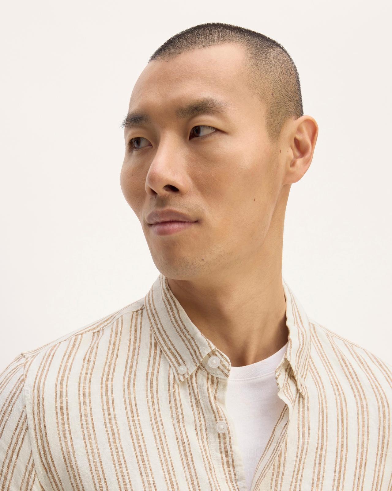 The Classic Short-Sleeve Shirt in Linen Product Image