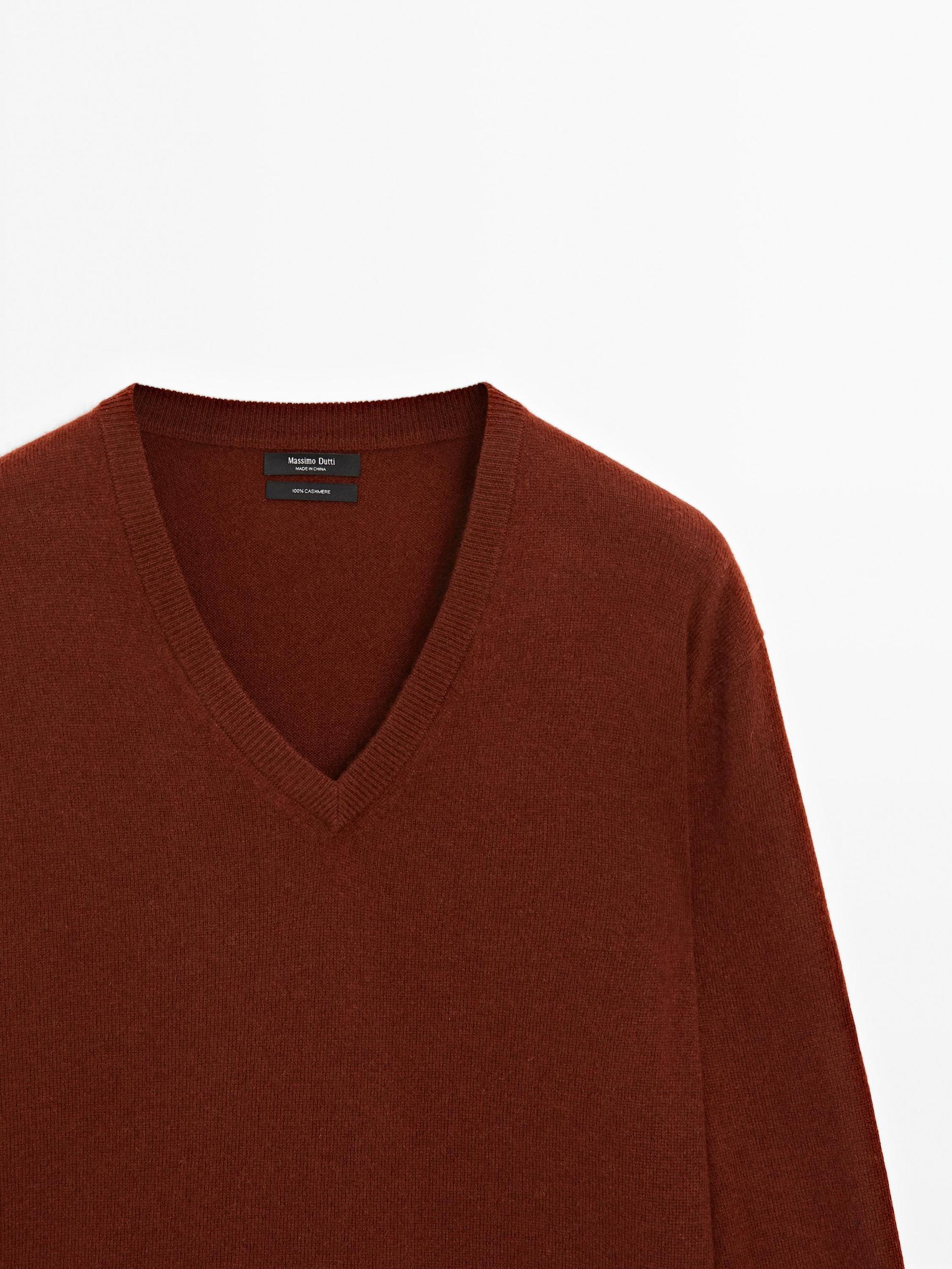 Knit 100% cashmere V-neck sweater Product Image