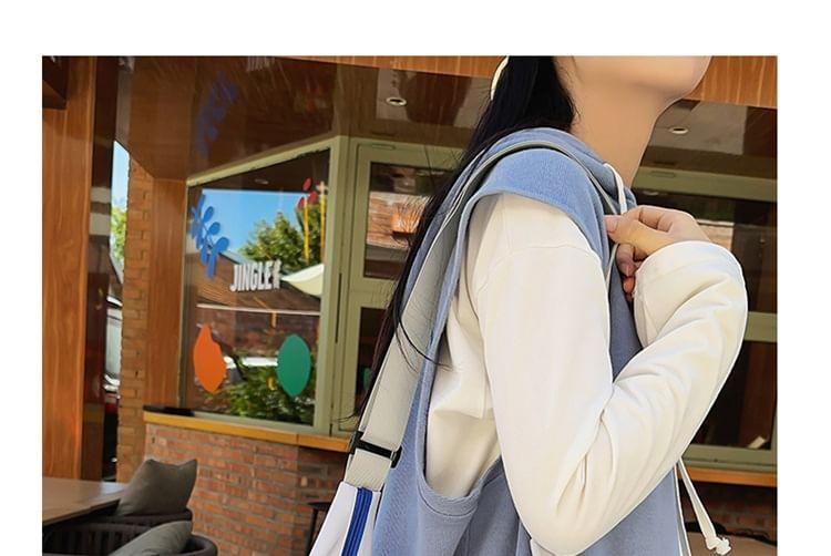 Drawstring Nylon Crossbody Bag Product Image
