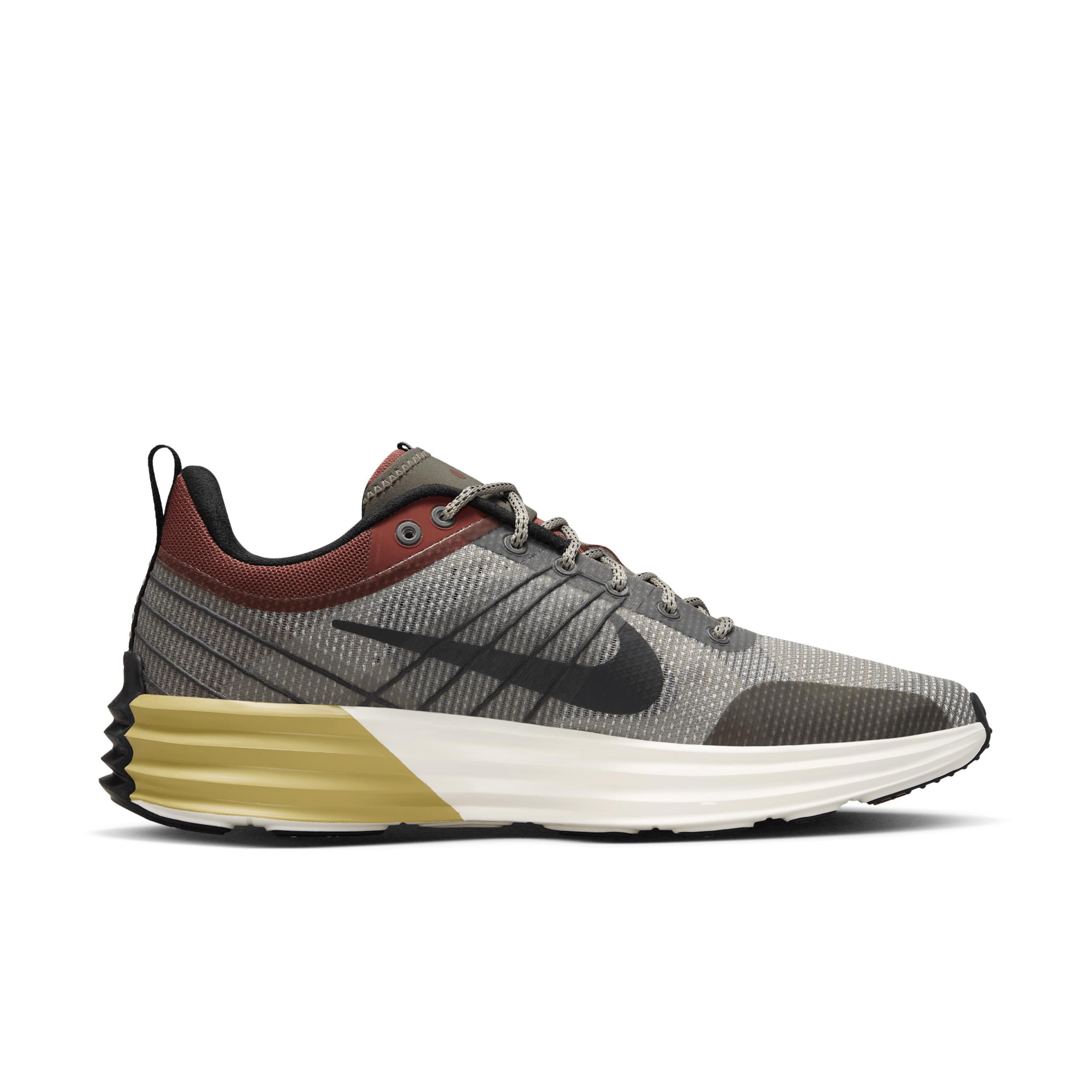 Nike Men's Lunar Roam SE Shoes Product Image