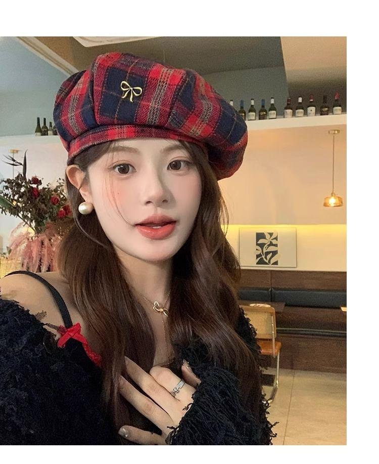 Bow Plaid Beret Hat Product Image