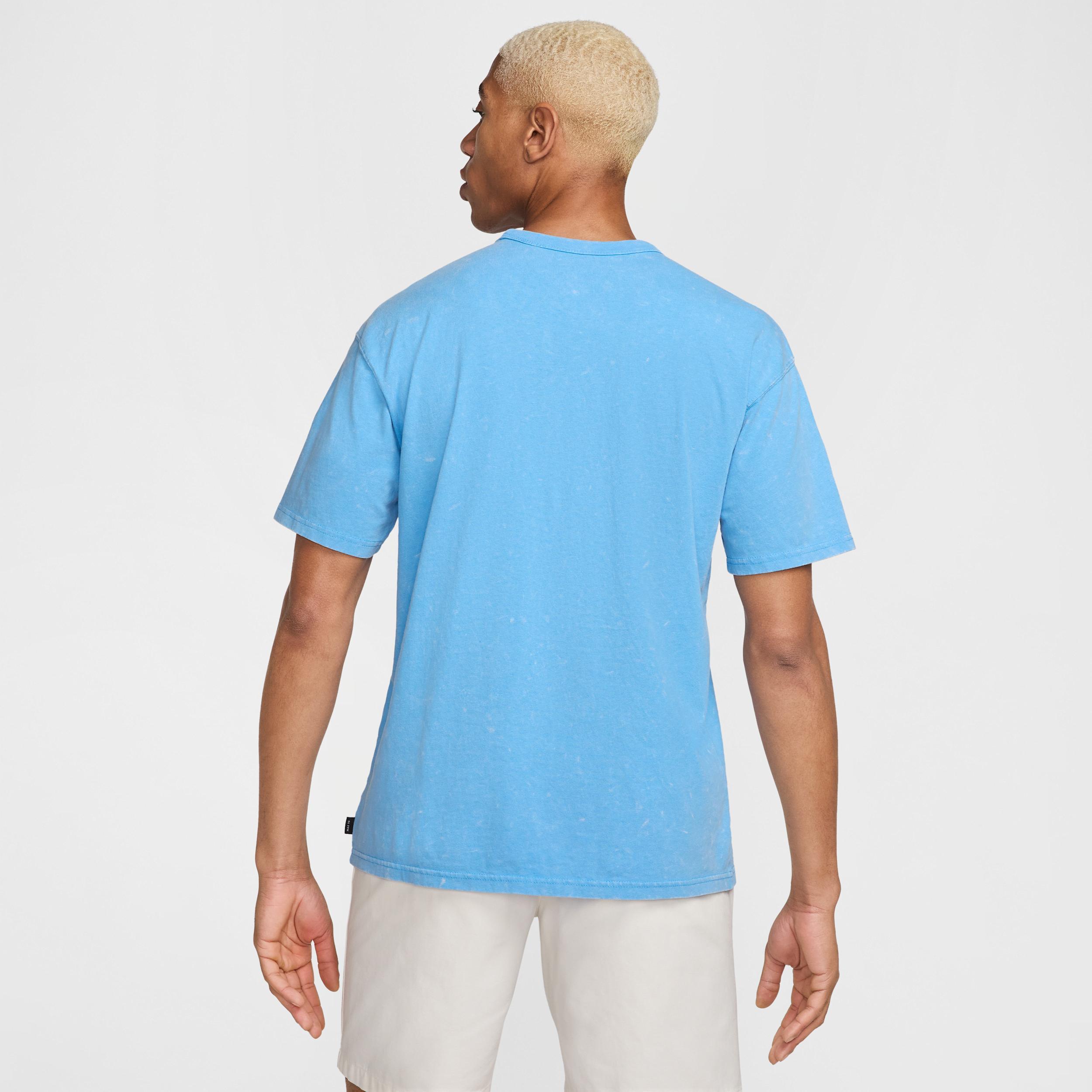 Nike Sportswear Premium Essentials Men's Max90 T-Shirt Product Image