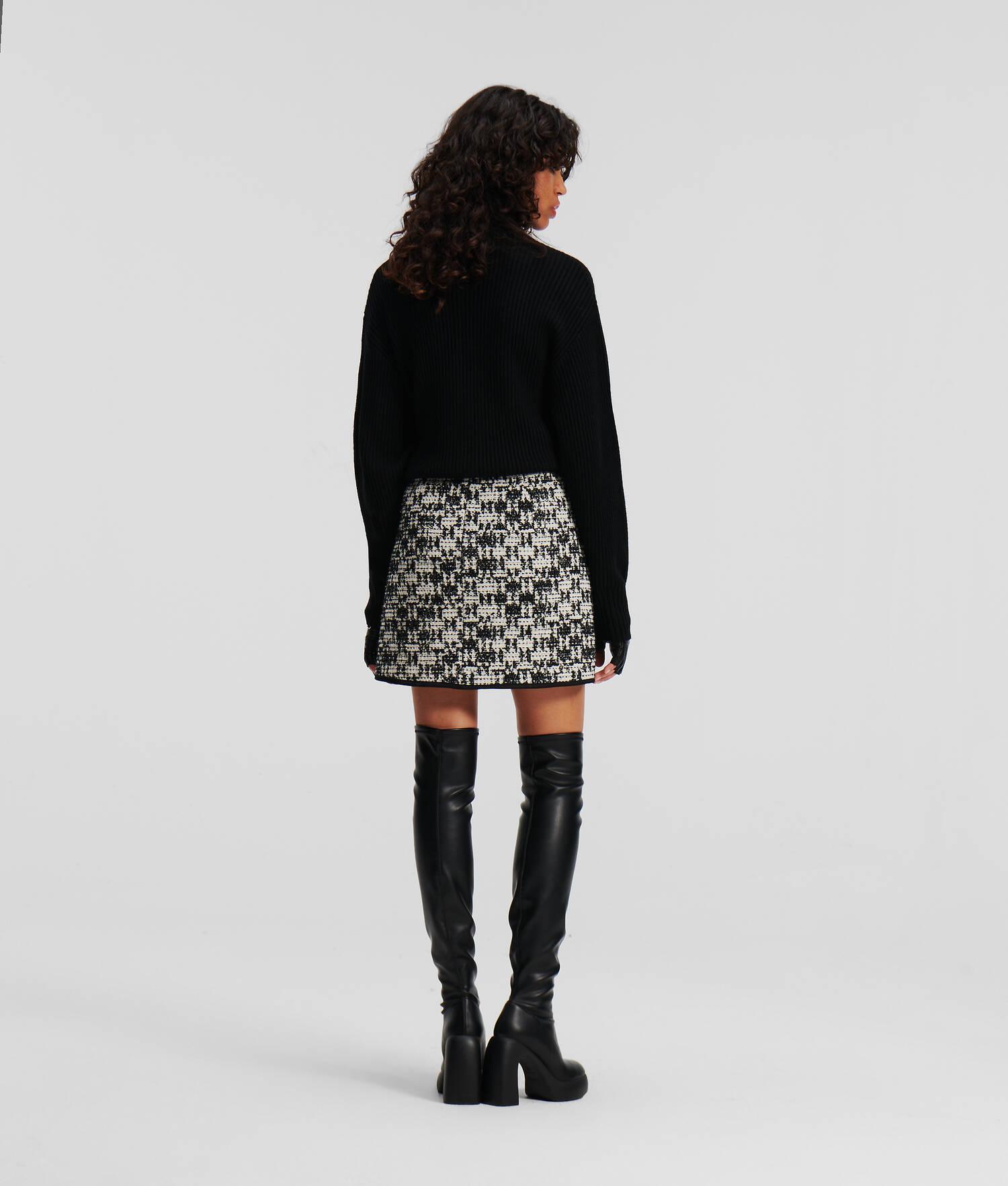 CHECKED BOUCLÉ SKIRT Product Image
