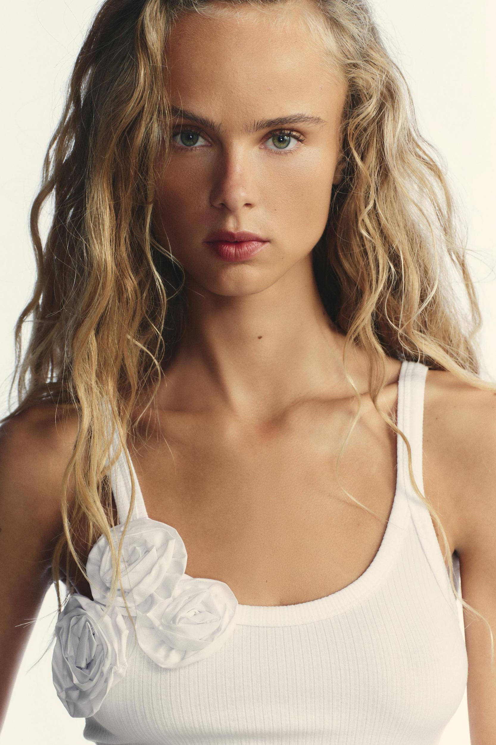 FLORAL RIBBED TOP Product Image