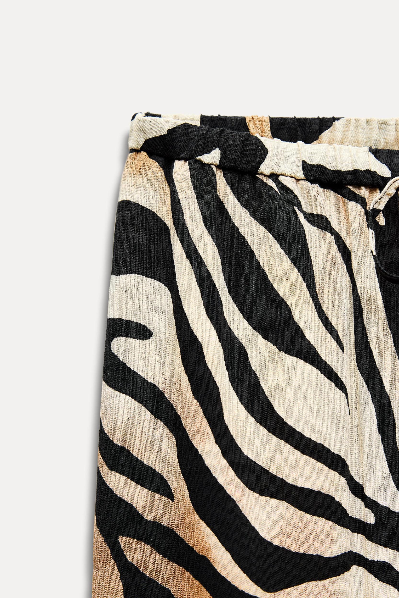 WIDE LEG ANIMAL PRINT PANTS Product Image