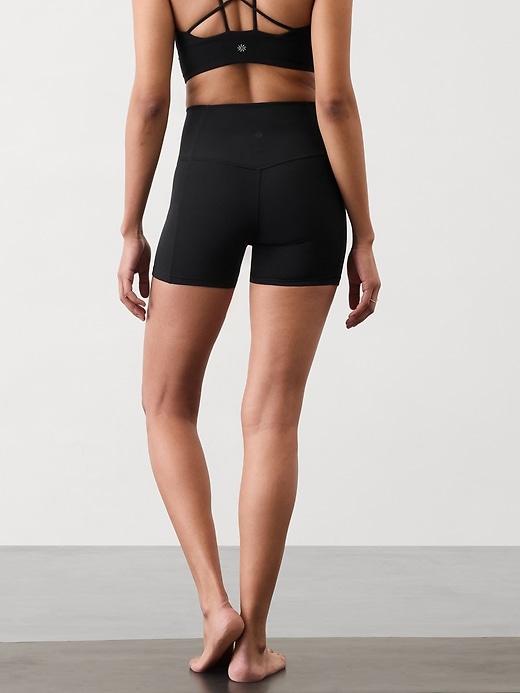 Salutation Stash High Rise 5 Short Product Image