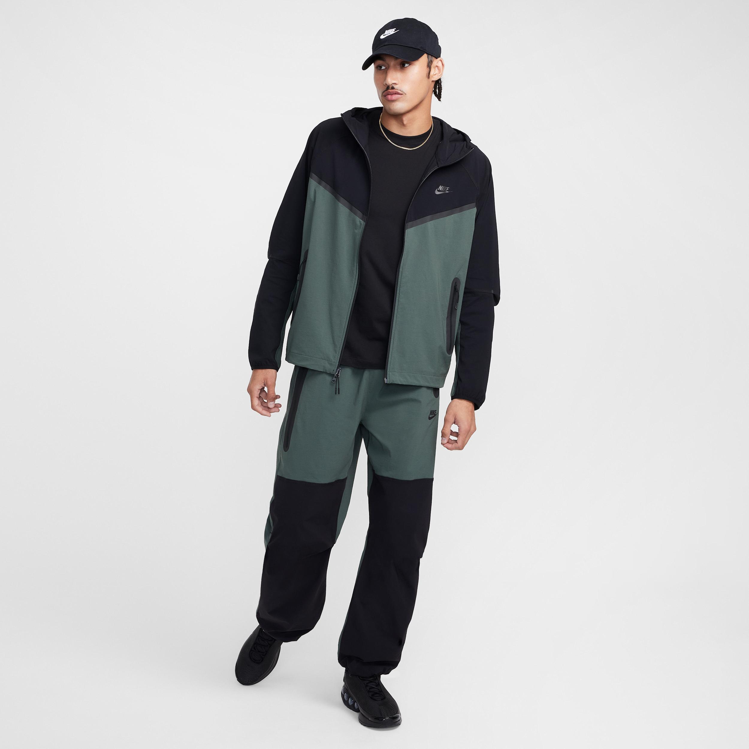 Nike Men's Tech Woven Oversized Pants Product Image