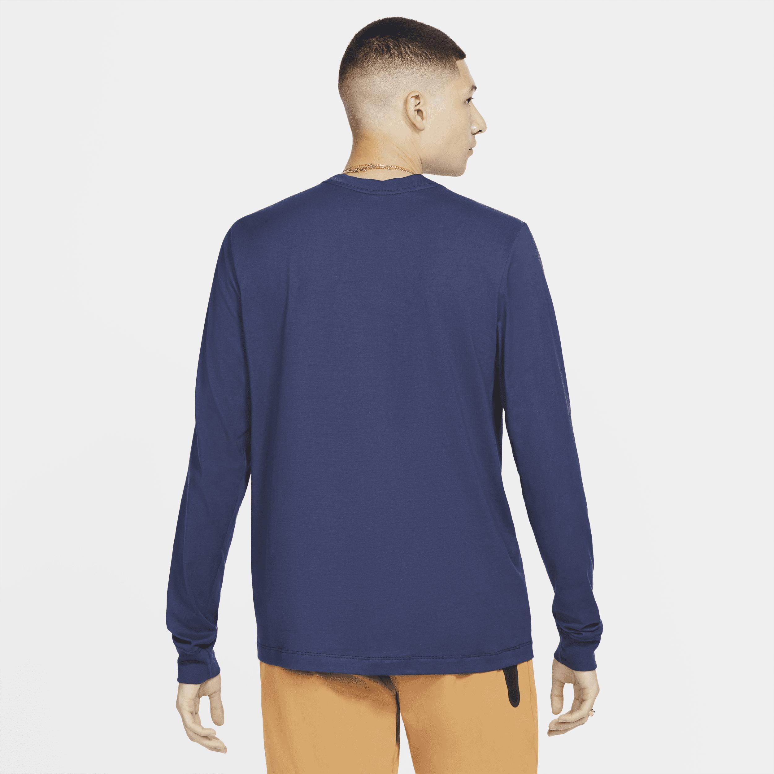 Men's Nike Sportswear Club Long-Sleeve T-Shirt Product Image