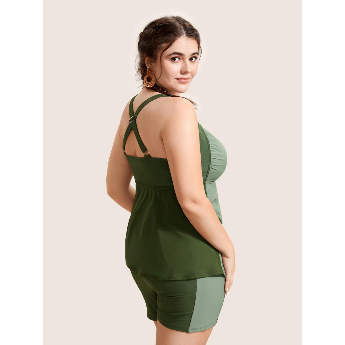 Plus Size Heart Neckline Contrast Gathered Swim Top Women's Swimwear Moss Beach Gathered High stretch Bodycon Heart neckline Curve Swim Tops BloomChic 28/5X Product Image