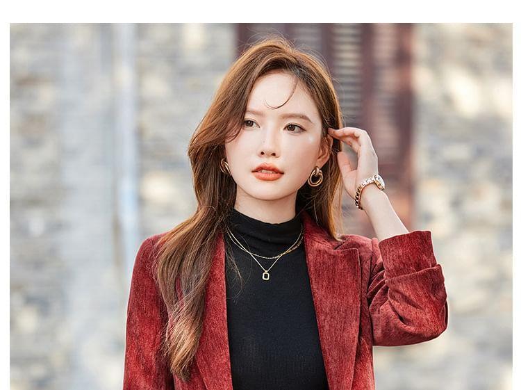 Notch Lapel Plain Velvet Single Breasted Blazer Product Image