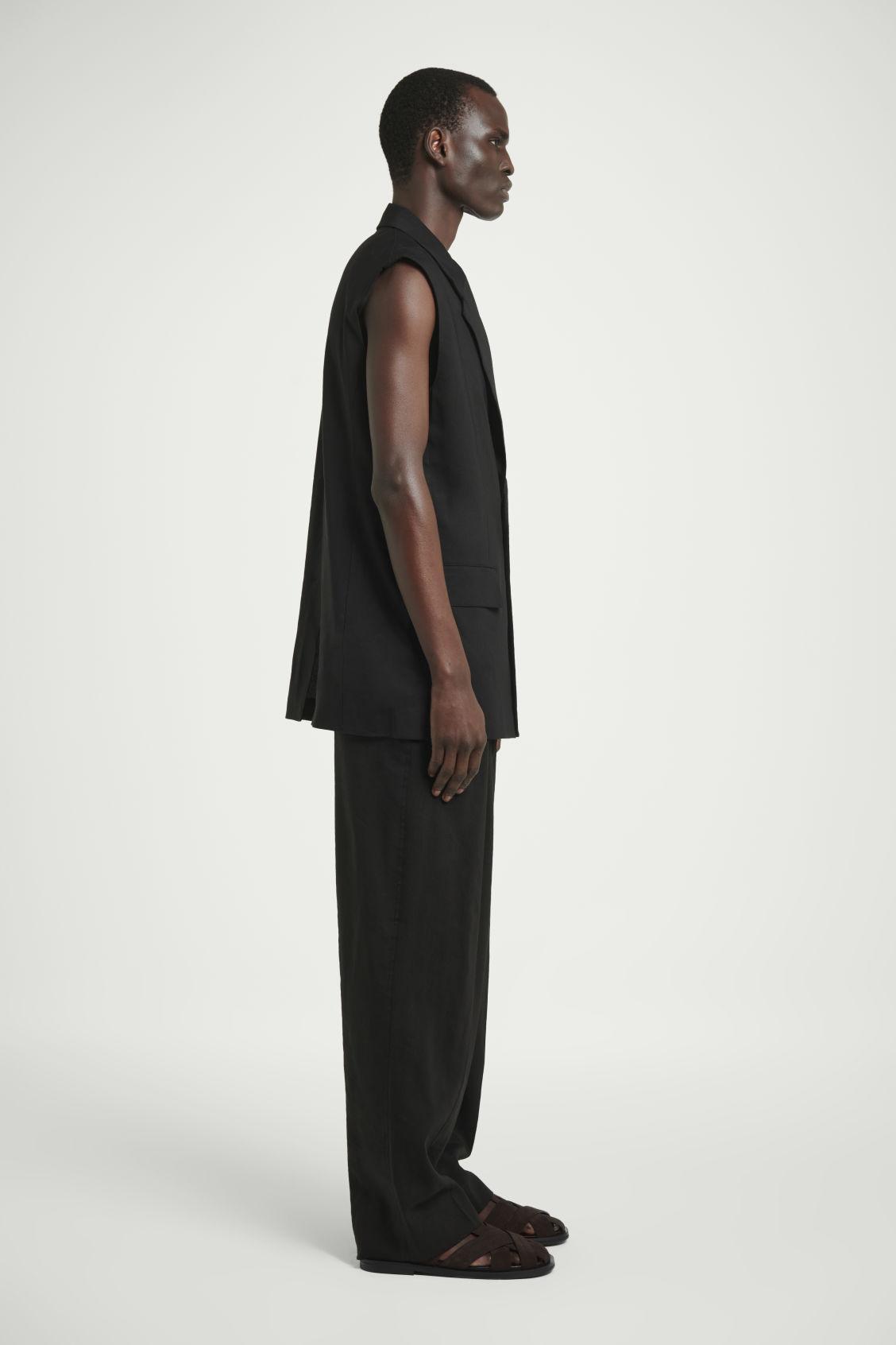 SLEEVELESS LINEN-BLEND BLAZER Product Image