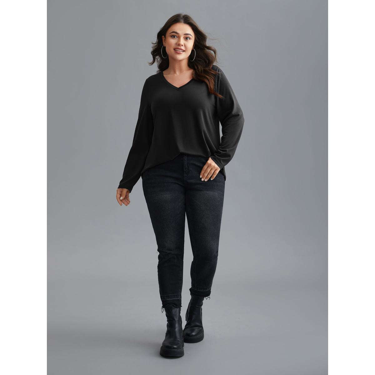 Plus Size Solid V Neck Basic T-shirt Black Women Casual Non V-neck Loose Everyday T-shirts BloomChic 18-20/2X Product Image