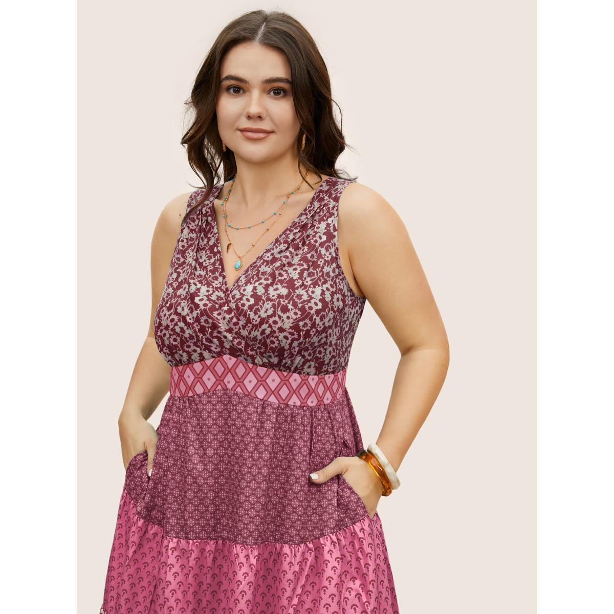 Plus Size Bandana Patchwork Floral Sleeveless Dress Beanpastepowder Women Resort Pleated V-neck Sleeveless Curvy BloomChic 12/L Product Image