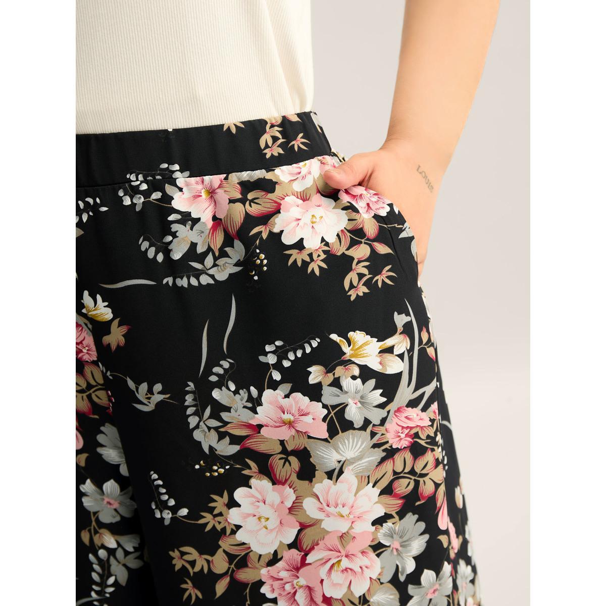 Plus Size Floral Print Pockets Wide-Leg Pants Women BlackFlower Elegant Wide Leg Mid Rise Everyday-Elegant Pants BloomChic 28/5X Product Image
