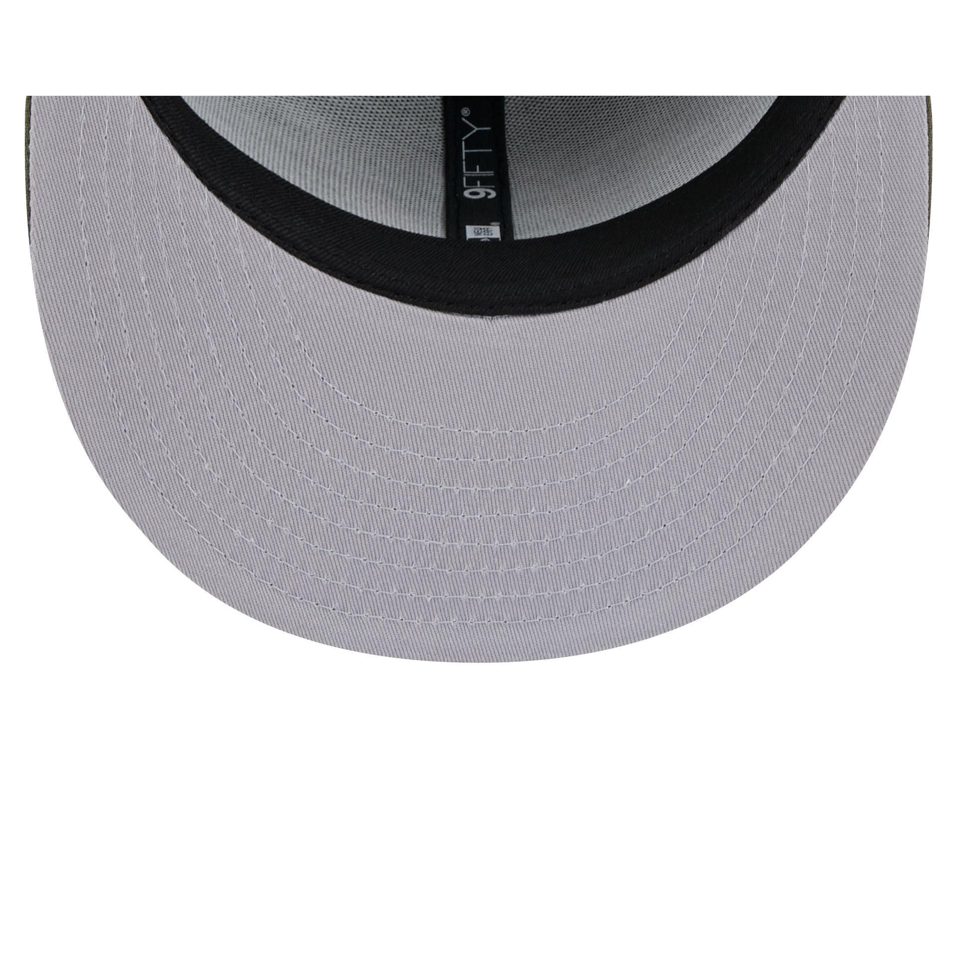 New England Patriots Basic Black on Black 9FIFTY Snapback Male Product Image