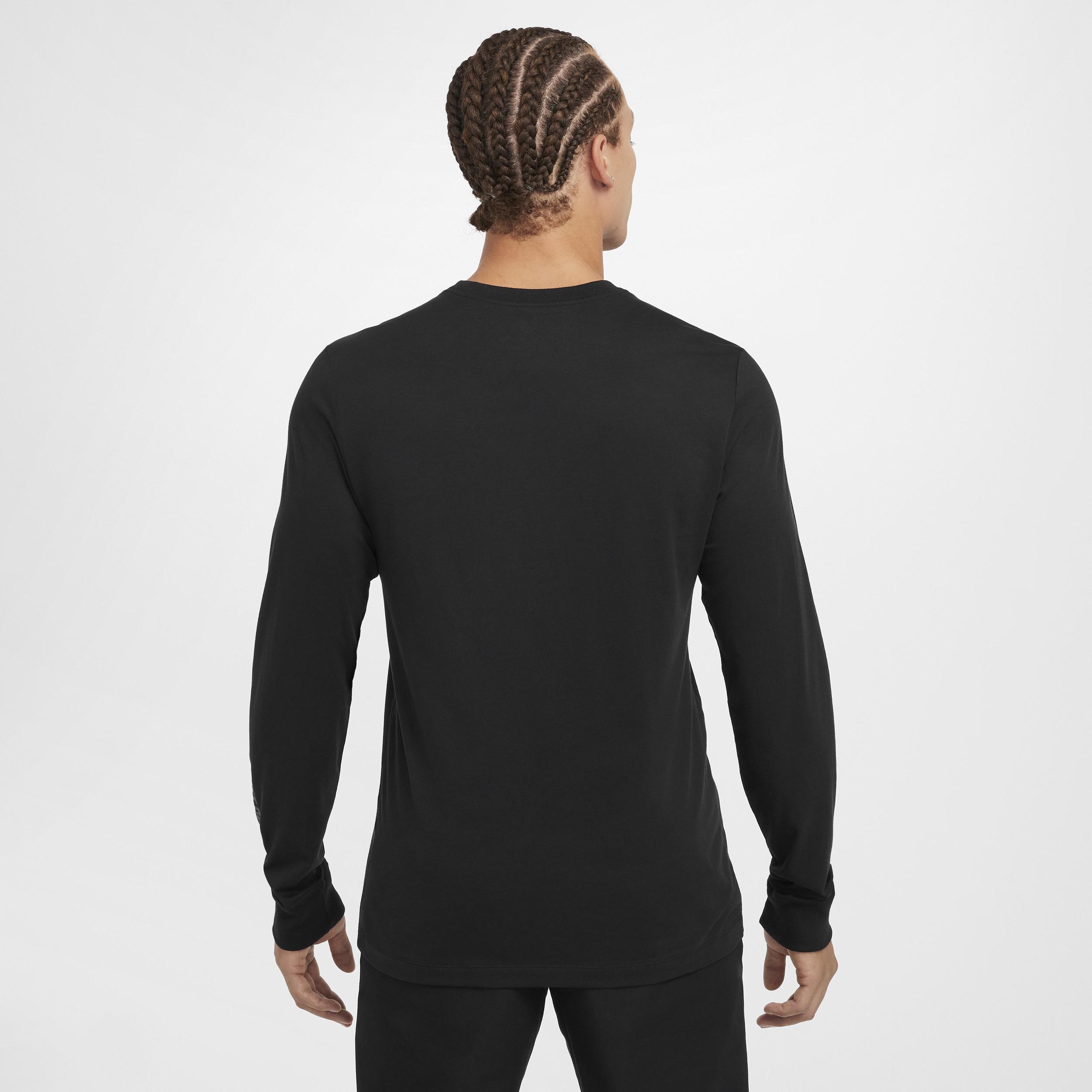 Nike Sportswear Club Long-Sleeve T-Shirt Product Image