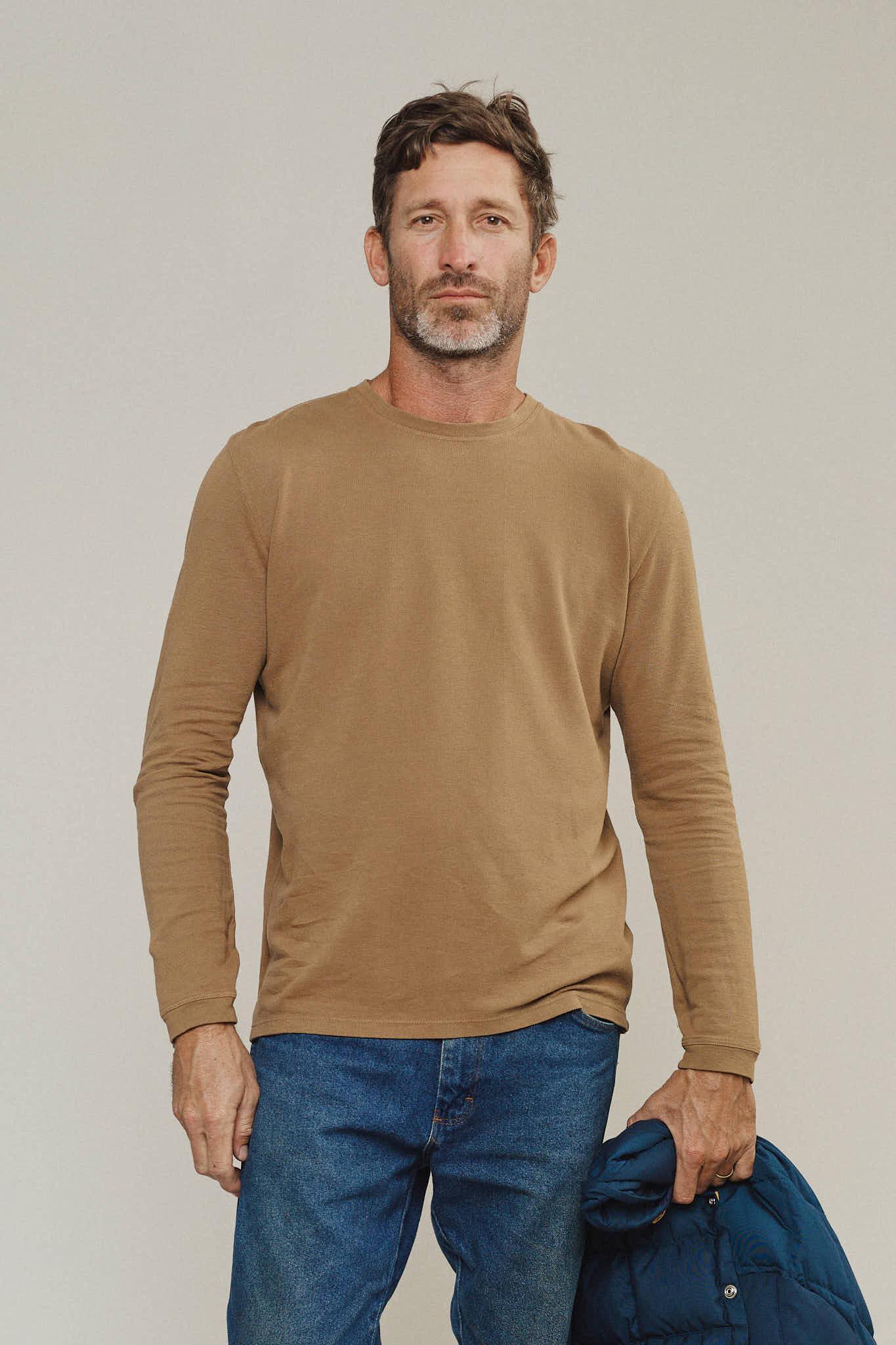 Logan Long Sleeve Tee Male Product Image