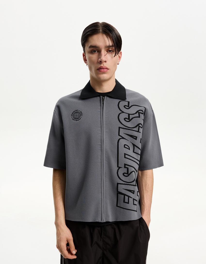 Printed boxy-fit short sleeve shirt with zipper Product Image